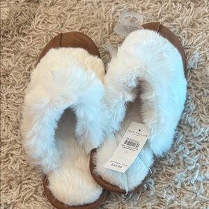 Ann Taylor Women's Tan and Cream Plush Slippers